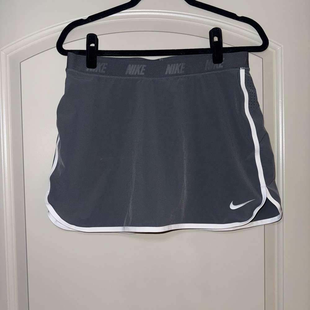 *SOLD PLS DONT BUYNike Women's Gray Golf/Tennis Skirt